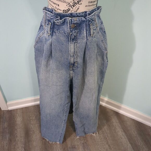 Abercrombie & Fitch Denim - Abercrombie & Fitch Paperbag high Waist rise Mom Jeans raw hem Blue 27 4 s Women